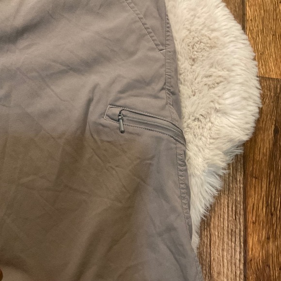 Mountain Hardwear Shorts Size‎ Medium 9" Inseam Pull On Womens Tan Pockets - Picture 6 of 8